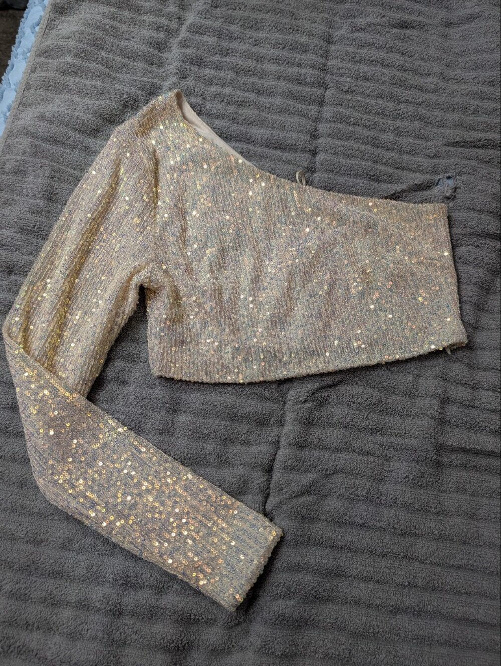 Sparkle One-Shoulder Sequin Crop Top - Gold